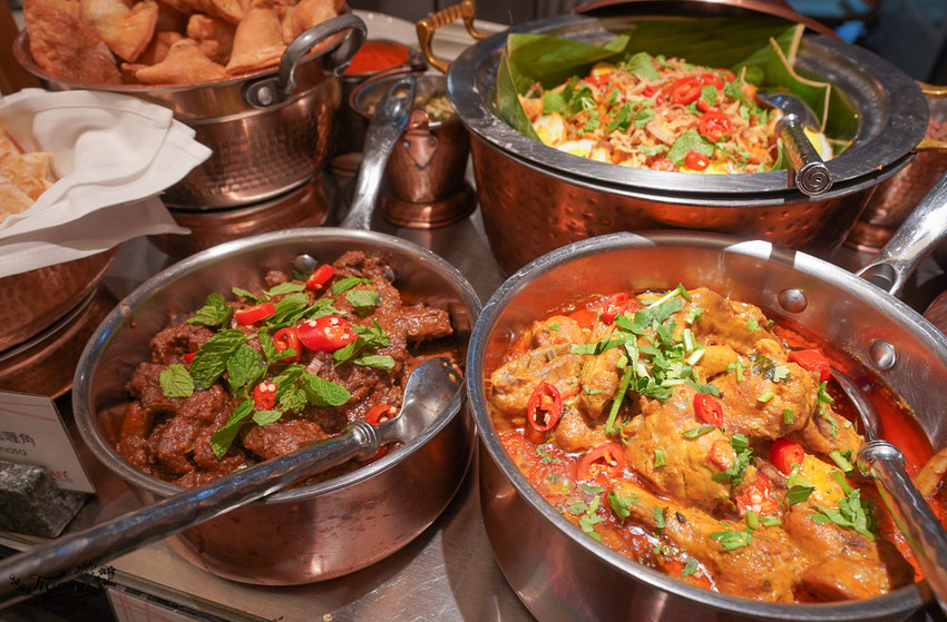 這間自助餐真的有厲害!!肉控最愛濕式熟成爐烤肋眼牛排與炭烤牛舌!