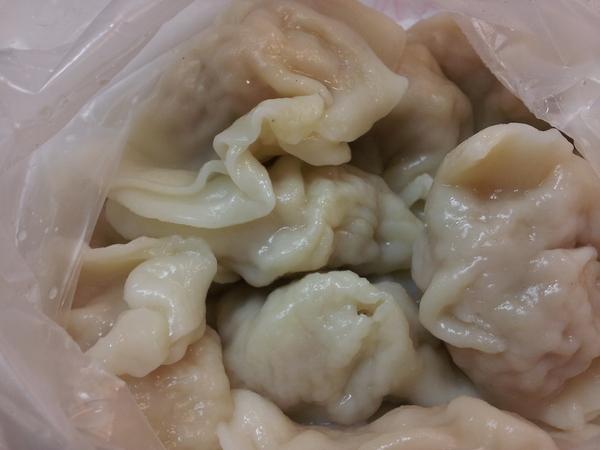 小天津手工麵館:【台中東海】小天津手工麵館-沒有什麼湯的湯包&3元的水餃 小天津手工麵館:【台中東海】小天津手工麵館-沒有什麼湯的湯包&3元的水餃