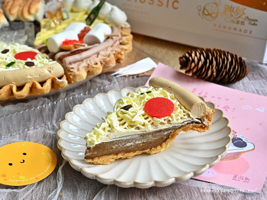 中秋爆紅聯名禮盒在這裡，還有超狂薔薇派拼盤派點，一次吃到五種口味