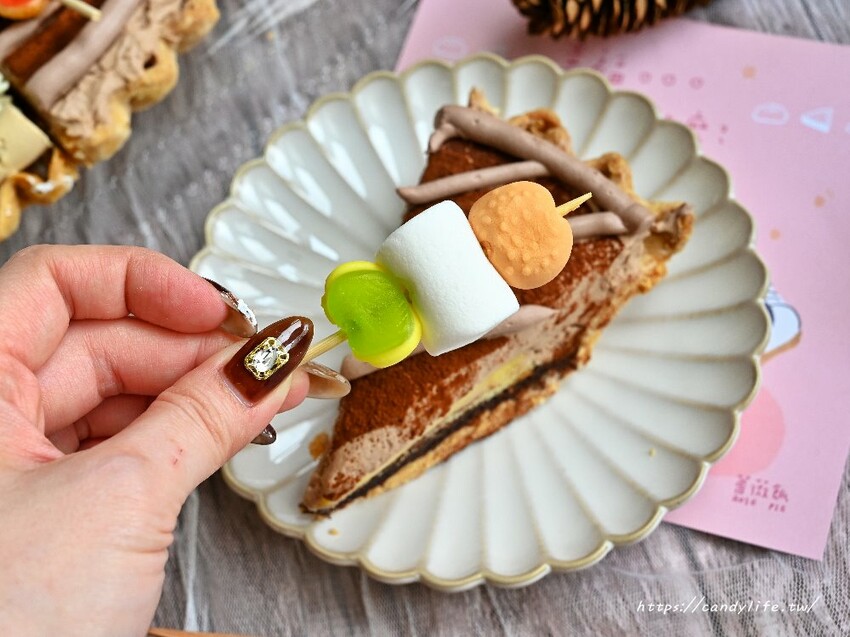 中秋爆紅聯名禮盒在這裡，還有超狂薔薇派拼盤派點，一次吃到五種口味