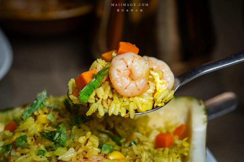 汐止隱藏版越南料理老店！700坪花園景觀「銘記越南美食」，越南火鍋必吃。