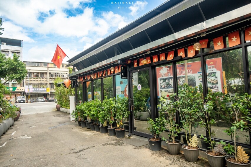 汐止隱藏版越南料理老店！700坪花園景觀「銘記越南美食」，越南火鍋必吃。