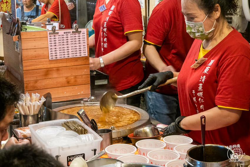 台中市豐原區廟東清蒸蝦仁肉圓 |豐原廟東必吃25年老店！肉圓皮薄料多，竟然包整尾蝦～羹湯夠味有干貝
