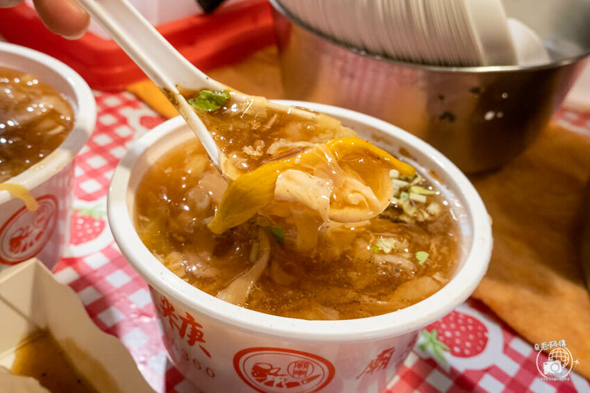 台中市豐原區廟東清蒸蝦仁肉圓 |豐原廟東必吃25年老店！肉圓皮薄料多，竟然包整尾蝦～羹湯夠味有干貝