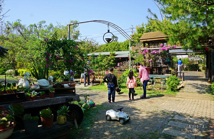 台中沙鹿景點》人間食解景觀餐廳 古色古香渡假小村落！落雨松秘境.下午茶.情侶約會.家庭聚餐好去處~ - 小潔趴趴走旅遊札記