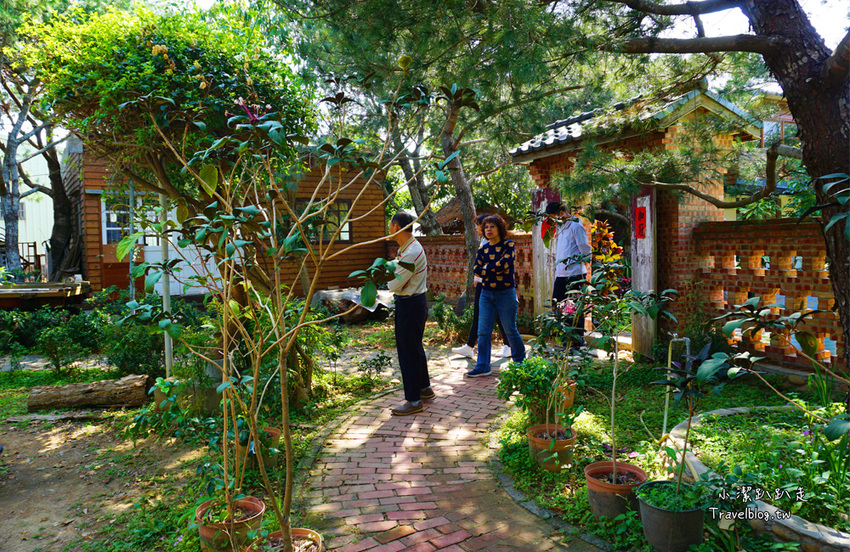 台中沙鹿景點》人間食解景觀餐廳 古色古香渡假小村落！落雨松秘境.下午茶.情侶約會.家庭聚餐好去處~ - 小潔趴趴走旅遊札記