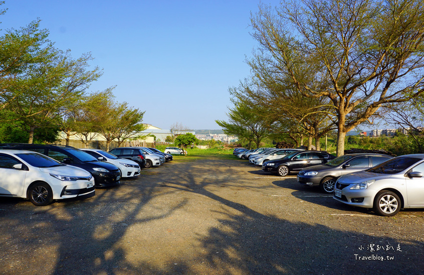 台中沙鹿景點》人間食解景觀餐廳 古色古香渡假小村落！落雨松秘境.下午茶.情侶約會.家庭聚餐好去處~ - 小潔趴趴走旅遊札記