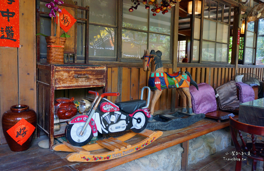 台中沙鹿景點》人間食解景觀餐廳 古色古香渡假小村落！落雨松秘境.下午茶.情侶約會.家庭聚餐好去處~ - 小潔趴趴走旅遊札記