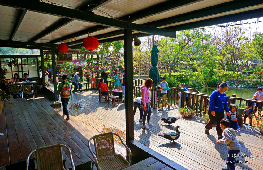 台中沙鹿景點》人間食解景觀餐廳 古色古香渡假小村落！落雨松秘境.下午茶.情侶約會.家庭聚餐好去處~ - 小潔趴趴走旅遊札記