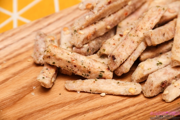 阿聰師芋頭酥的糕餅主意(大甲隨意館):【年節禮盒推薦】☼阿聰師芋頭酥的糕餅主意(大甲隨意館)☼小芋仔四層豐富內餡,口感極佳,香氣十足!送禮好看又大方~