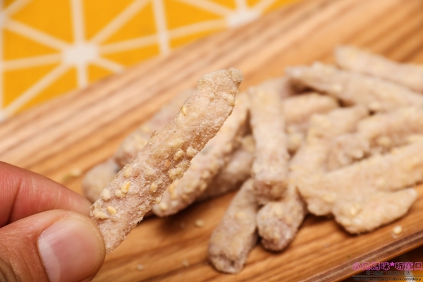 阿聰師芋頭酥的糕餅主意(大甲隨意館):【年節禮盒推薦】☼阿聰師芋頭酥的糕餅主意(大甲隨意館)☼小芋仔四層豐富內餡,口感極佳,香氣十足!送禮好看又大方~