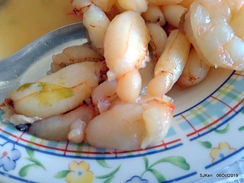 Tradtional seafood of Chinese dishses booth, Nangmeng market, Taipei, Taiwan, SKen, Oct 6, 2019