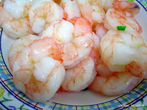Tradtional seafood of Chinese dishses booth, Nangmeng market, Taipei, Taiwan, SKen, Oct 6, 2019