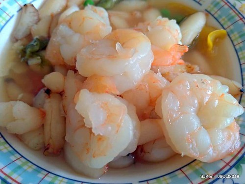 Tradtional seafood of Chinese dishses booth, Nangmeng market, Taipei, Taiwan, SKen, Oct 6, 2019