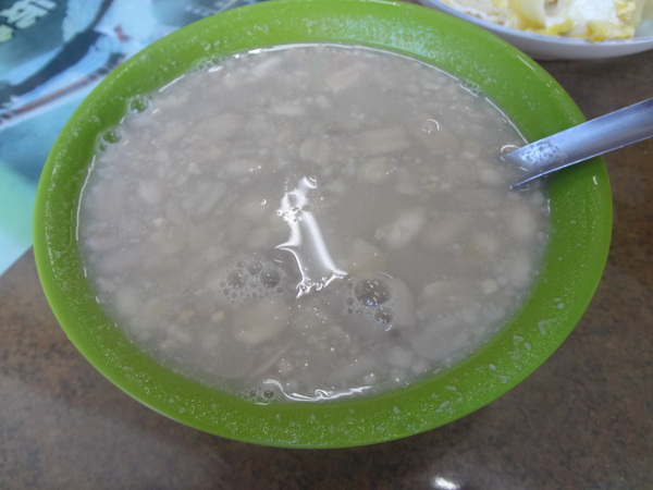 廟口紅茶：1020104[官本金文愛台灣]廟口紅茶好看的鋼管秀與好吃到想跳鋼管舞