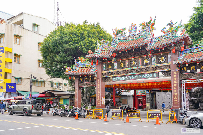 台中豐原廟東夜市傳三代老店!清水排骨麵店 排骨酥麵骨軟肉香,必吃排隊美食。