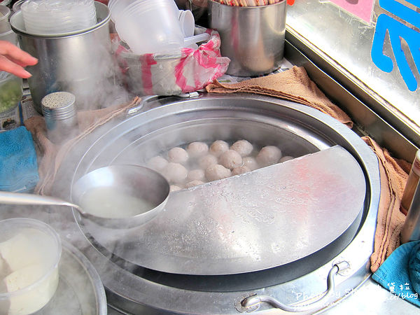 【苗栗-後龍】觀光客人氣小吃(黑輪伯) PK 在地人氣小吃(肉圓)