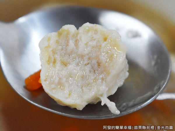 金光肉圓16-小魚丸剖面.JPG