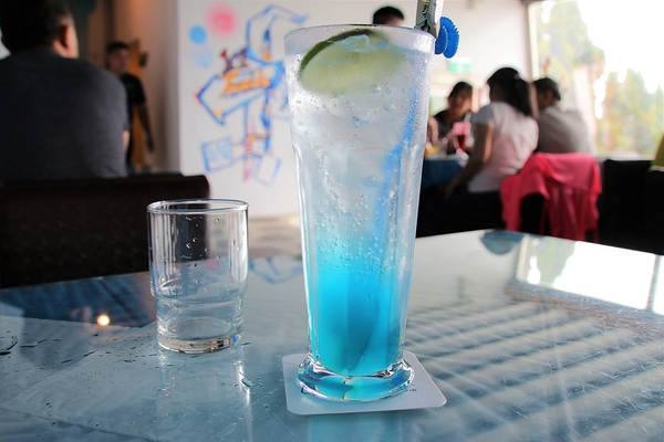 白圍牆地中海景觀咖啡:【桃園龍潭景點】白圍牆地中海景觀餐廳~唯美浪漫的地中海希臘風格,魔術表演,氣氛沸騰,同學會或家庭團聚最佳選擇