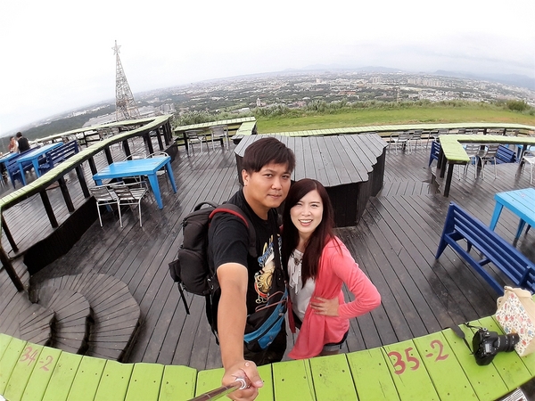 白圍牆地中海景觀咖啡:【桃園龍潭景點】白圍牆地中海景觀餐廳~唯美浪漫的地中海希臘風格,魔術表演,氣氛沸騰,同學會或家庭團聚最佳選擇