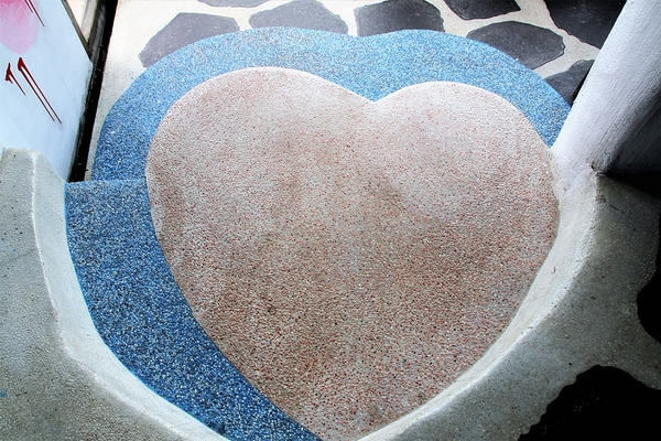 白圍牆地中海景觀咖啡:【桃園龍潭景點】白圍牆地中海景觀餐廳~唯美浪漫的地中海希臘風格,魔術表演,氣氛沸騰,同學會或家庭團聚最佳選擇