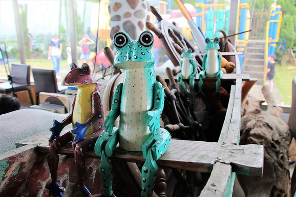 白圍牆地中海景觀咖啡:【桃園龍潭景點】白圍牆地中海景觀餐廳~唯美浪漫的地中海希臘風格,魔術表演,氣氛沸騰,同學會或家庭團聚最佳選擇