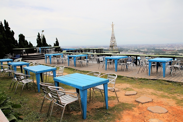 白圍牆地中海景觀咖啡:【桃園龍潭景點】白圍牆地中海景觀餐廳~唯美浪漫的地中海希臘風格,魔術表演,氣氛沸騰,同學會或家庭團聚最佳選擇