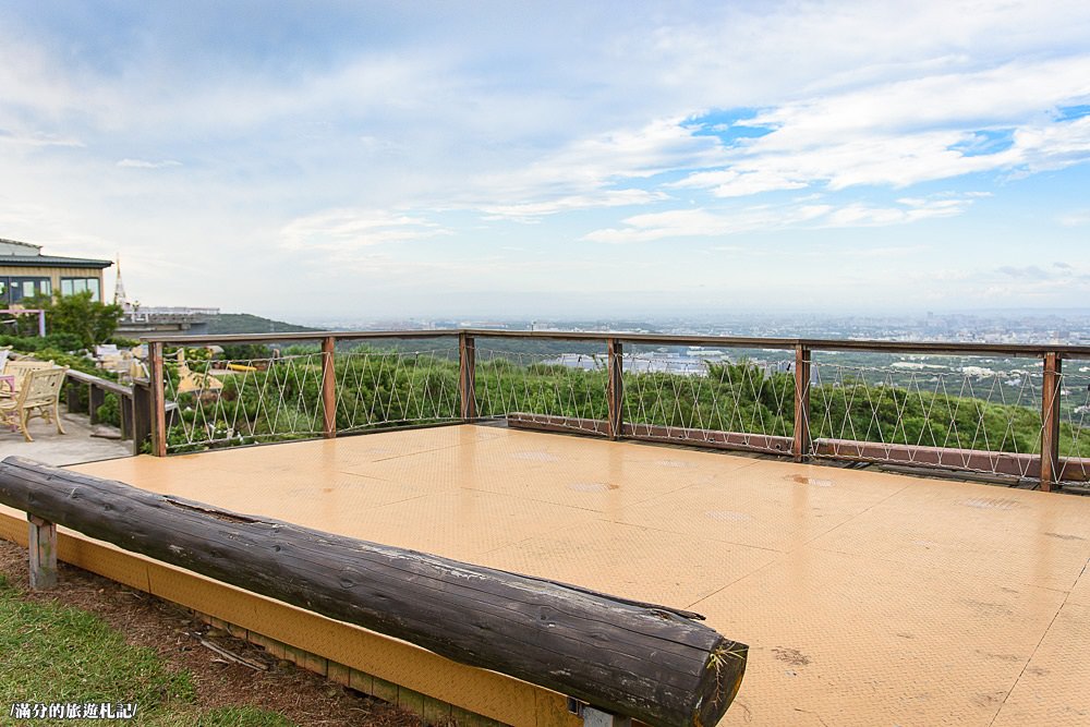 桃園龍潭景點》享夜景觀餐廳 龍潭夜景 站桃園看台北101 座擁180度的絢爛美景 - 滿分的旅遊札記