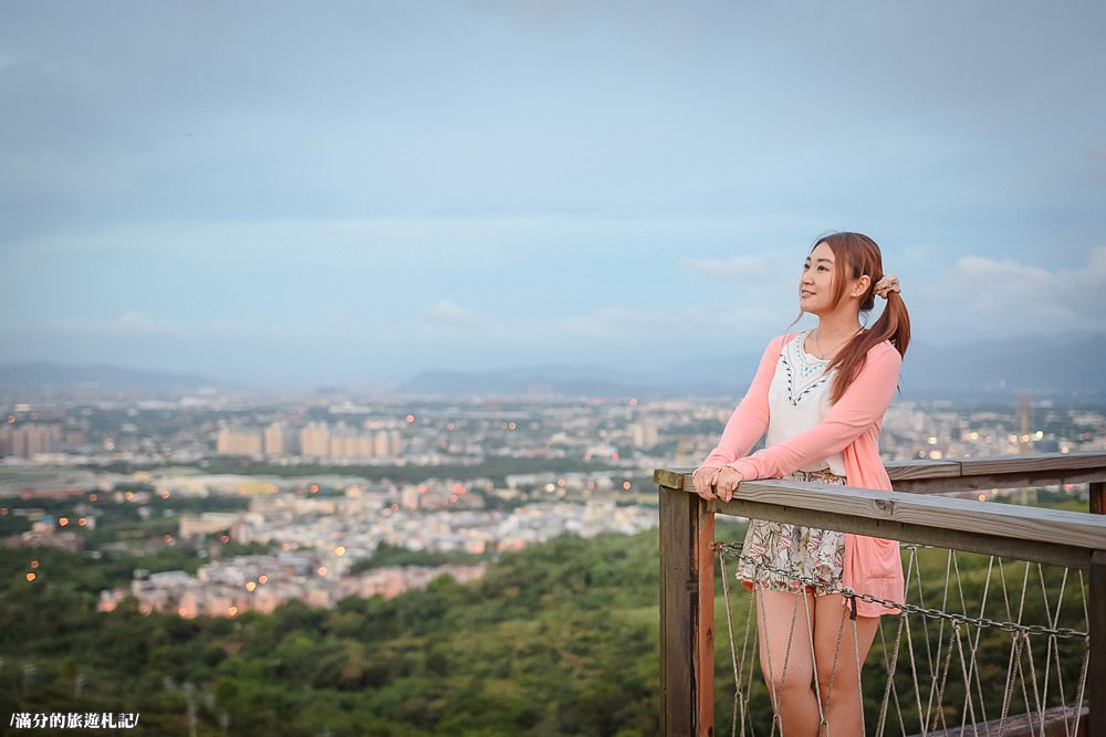 桃園龍潭景點》享夜景觀餐廳 龍潭夜景 站桃園看台北101 座擁180度的絢爛美景 - 滿分的旅遊札記