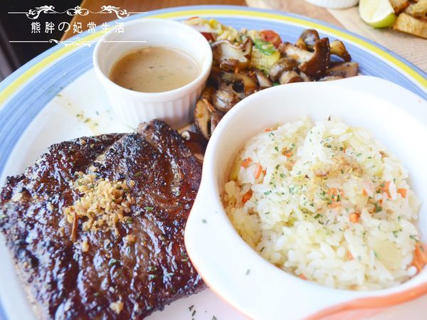 THE BBQ HOUSE-01.jpg