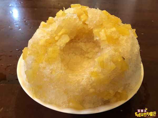 阿忠冰店菜單價位大公開！新鮮熬煮必點的古早味鳳梨冰~招牌綜合豆花、鳳梨冰。