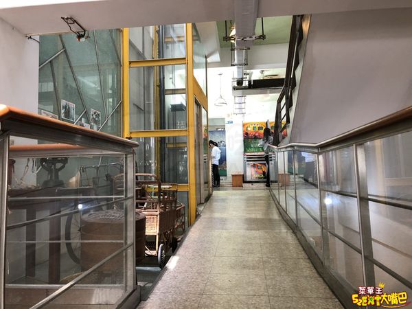 阿忠冰店菜單價位大公開！新鮮熬煮必點的古早味鳳梨冰~招牌綜合豆花、鳳梨冰。