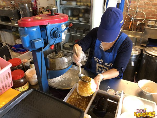 阿忠冰店菜單價位大公開！新鮮熬煮必點的古早味鳳梨冰~招牌綜合豆花、鳳梨冰。