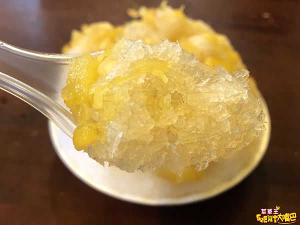阿忠冰店菜單價位大公開！新鮮熬煮必點的古早味鳳梨冰~招牌綜合豆花、鳳梨冰。