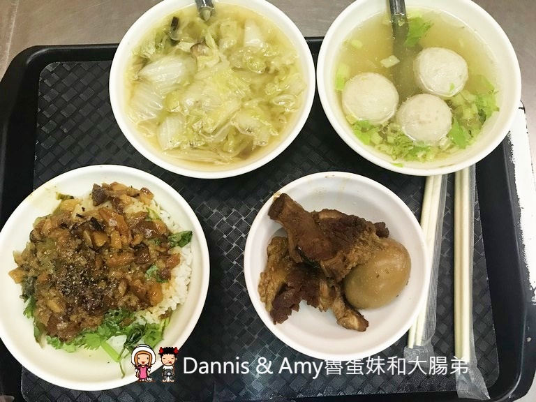 《新竹城隍廟美食》柳家肉燥飯。白菜魯。老公記憶中的古早好味道︱（影片）