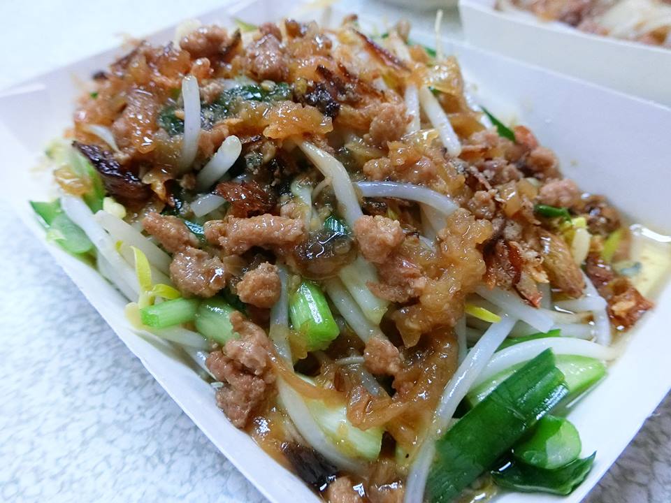 |新竹×北區|王記蚵仔煎·比一般貢丸大兩倍爆漿包餡大貢丸多汁又好吃·乾米粉便宜好吃又大盤