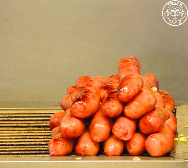 吉佈德香腸：呷飽祙【苗栗竹南･吉佈德碳烤 香腸堡 鹹豬肉】想吃美味急不得