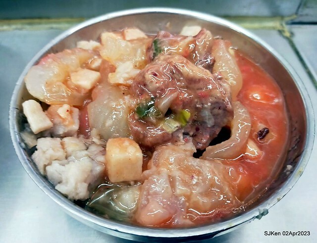 (新竹都城隍廟美食)「林家肉圓」---特色「芋頭肉圓」與「綜合貢丸湯」(Taro Meat ball , Pork and fish ball soup), Hsinchu, Apr 2, 2023, SJKen