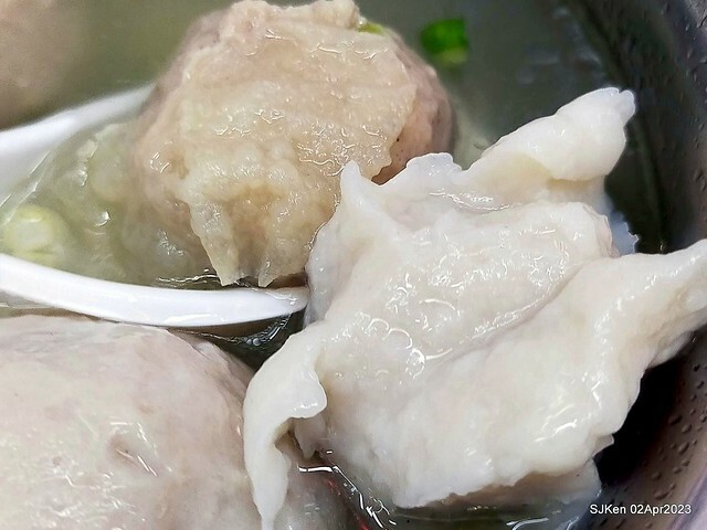 (新竹都城隍廟美食)「林家肉圓」---特色「芋頭肉圓」與「綜合貢丸湯」(Taro Meat ball , Pork and fish ball soup), Hsinchu, Apr 2, 2023, SJKen