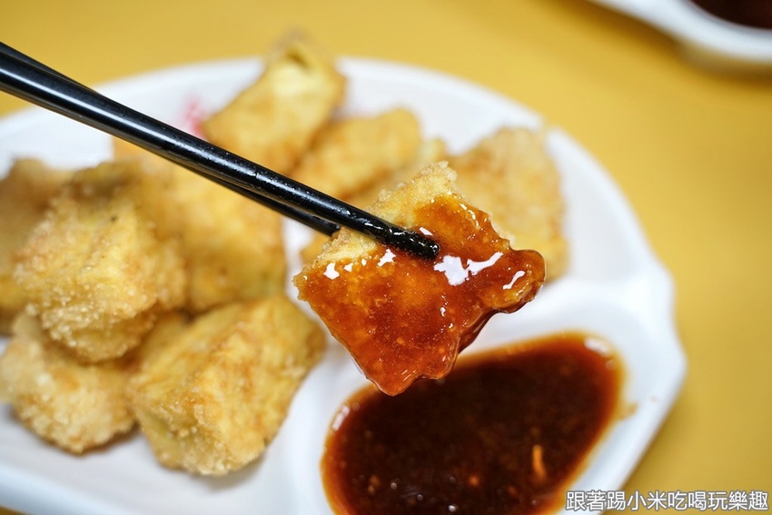 新竹金連滷肉飯|手工慢切熬製膠質滿滿肥瘦參半美味滷肉。在地傳統美食不忘創新新鮮感受!