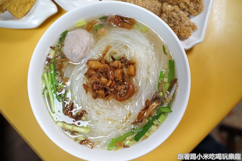 新竹金連滷肉飯|手工慢切熬製膠質滿滿肥瘦參半美味滷肉。在地傳統美食不忘創新新鮮感受!