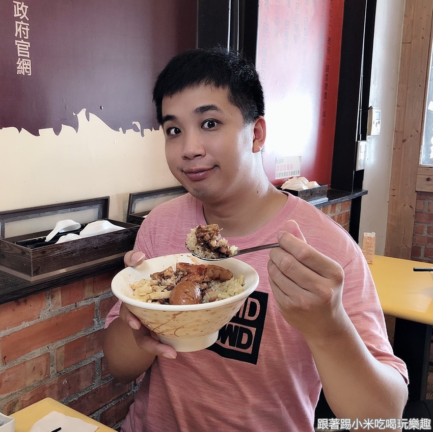 新竹金連滷肉飯|手工慢切熬製膠質滿滿肥瘦參半美味滷肉。在地傳統美食不忘創新新鮮感受!