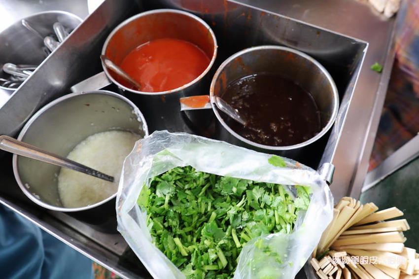 新竹肉圓推薦！竹蓮市場附近的竹蓮肉圓，魚羹有包蔥