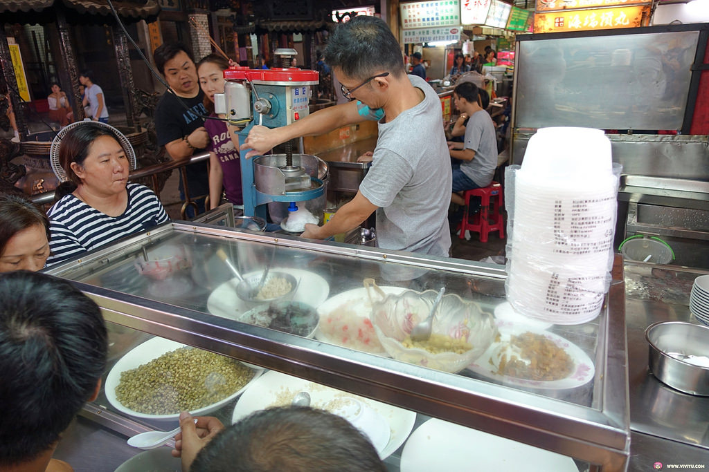 [新竹美食]新竹都城隍廟～城隍廟廟口美食懶人包．到訪必吃西大發、葉大粒粉圓冰．郭家潤餅道地美食