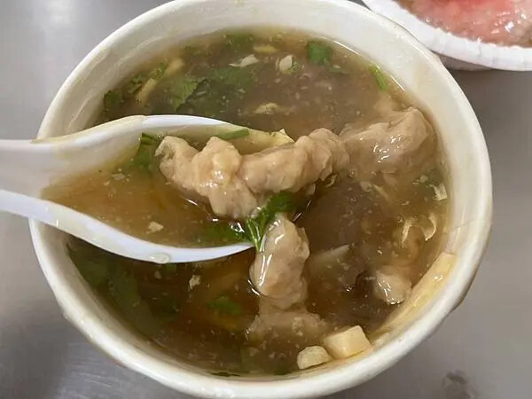 【新竹美食推薦】車站肉羹麵｜在地人激推紅糟肉丸與肉羹湯，超高