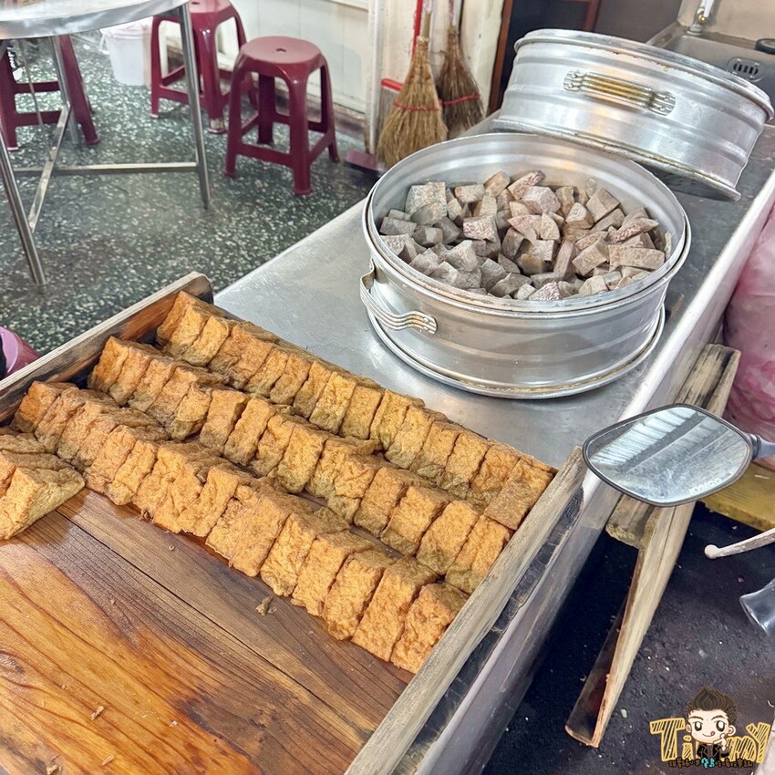 新竹市北區西市米粉湯大麵糊。 隱藏在城隍廟在地人會吃的古早味美食！ 小菜超容易手滑的店！ (菜單營業時間地址電話) - 跟著踢小米吃喝玩樂趣