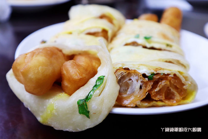 新竹阿婆早餐麵店，必點雙黃油條蛋餅！手工現擀現煎！大份量、高CP值的新竹早餐店