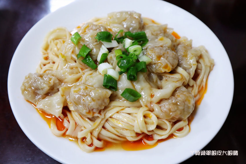 新竹阿婆早餐麵店，必點雙黃油條蛋餅！手工現擀現煎！大份量、高CP值的新竹早餐店