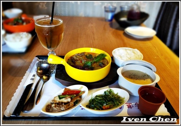 端陽邀月:《桃園聚會聚餐》茗茶小酌/聊天上網/吃貨上身的日子/約會聚餐皆宜的 『端陽邀月複合式餐廳-桃園店』