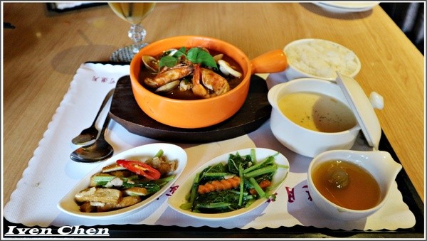 端陽邀月:《桃園聚會聚餐》茗茶小酌/聊天上網/吃貨上身的日子/約會聚餐皆宜的 『端陽邀月複合式餐廳-桃園店』